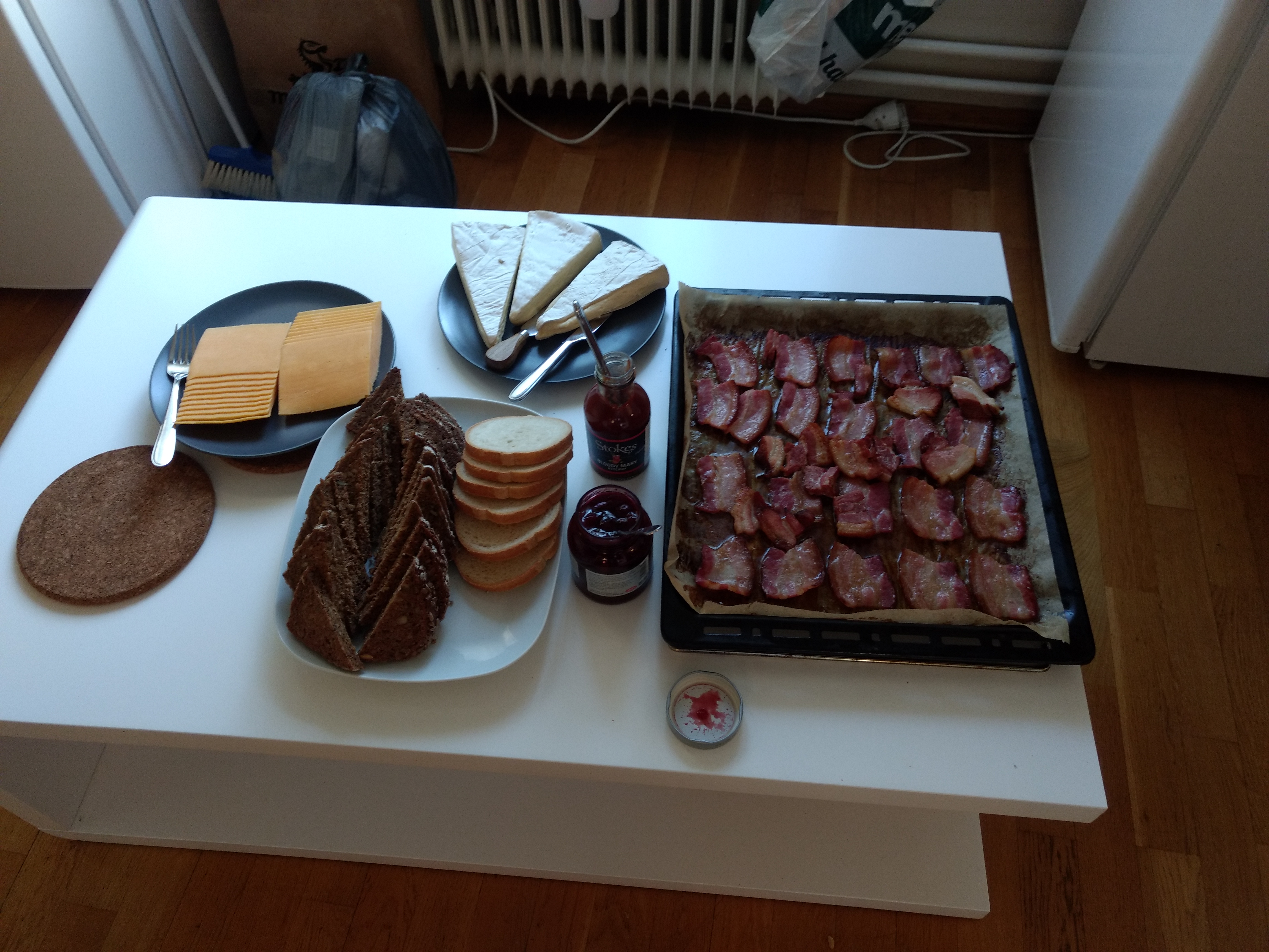 Bacon, danish rye bread, cherry jam and brie